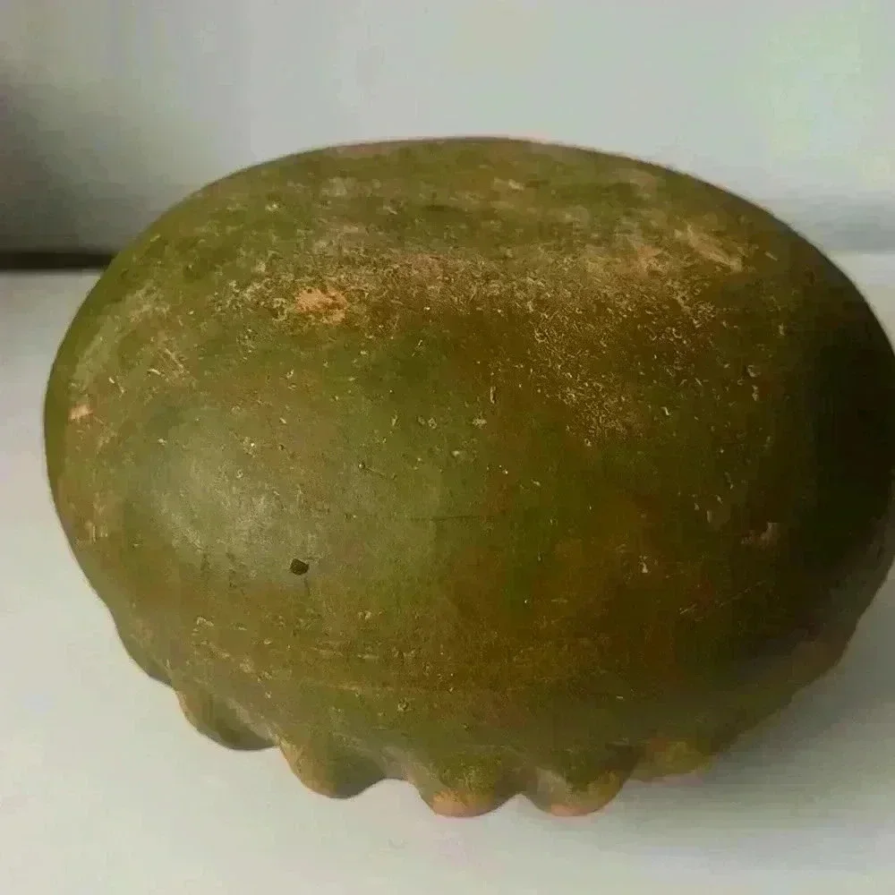 Decorative pottery vase